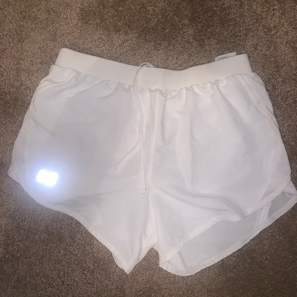 Under Armor Shorts - Picture 1 of 1